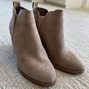 Universal Thread Avalyn Boot Sz 7